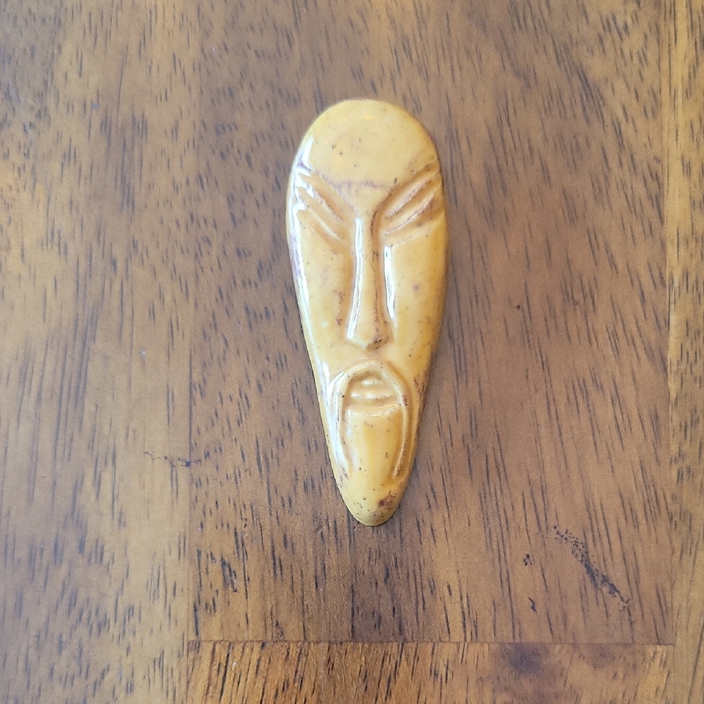 Artistic Gold-Toned Face Brooch